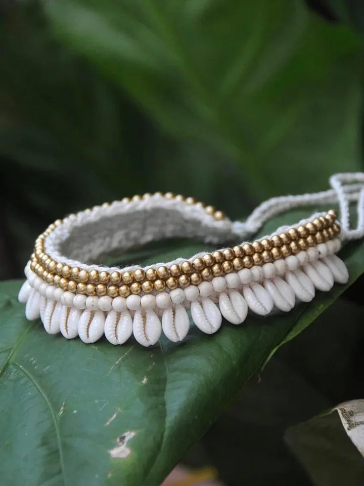 Shell Choker Cowrie Adjustable Tie Hippie Boho Coachella | Summer Shell Makrame Choker | Bohemian Shell Choker cream Gem Black | Handmade