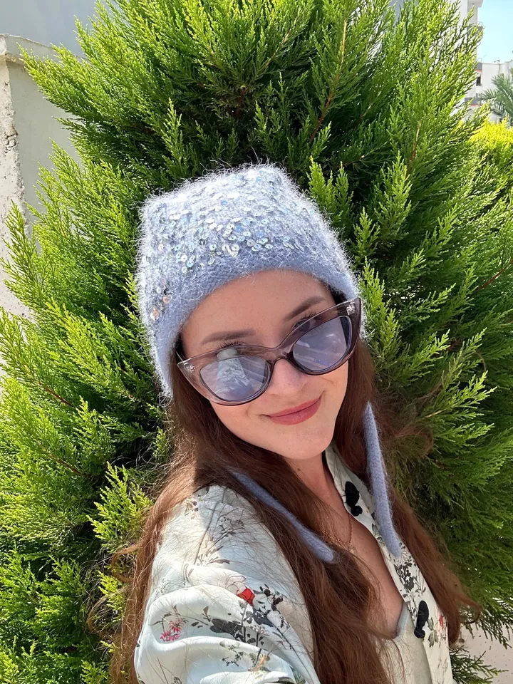 EASY knitted bonnet with sequin - pattern and tutorial with video PDF trendy