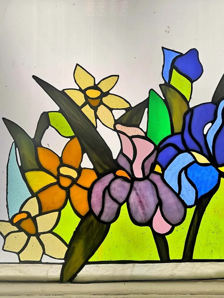 Primrose Corner: Tiffany Overlay Stained Glass, Tiffany Stained Glass: Primrose Corner Accent, Overlaid Primrose Corner, Tiffany Glass Art: Primrose Corner Overlay, Tiffany-Style Stained Glass: Primrose Corner Piece
