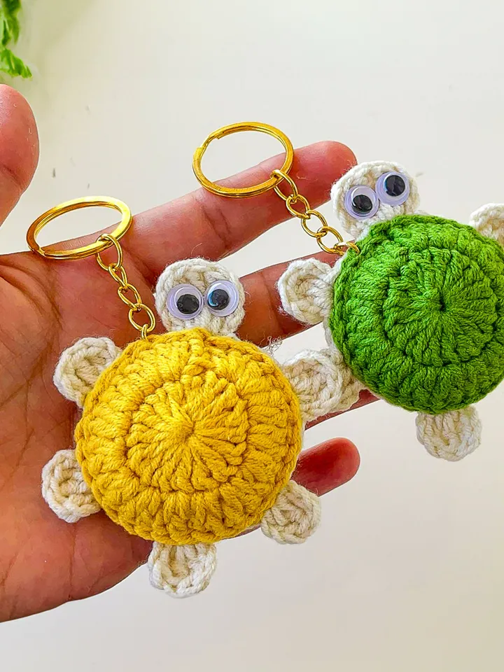 Crochet Turtle Keychain Pattern, Easy Crochet Keychain PDF Tutorial for Cute Handmade Turtle Bag Charm Gifts, Instant Download