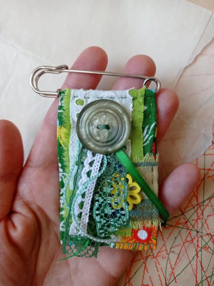 Textile Brooch Kilt Pin