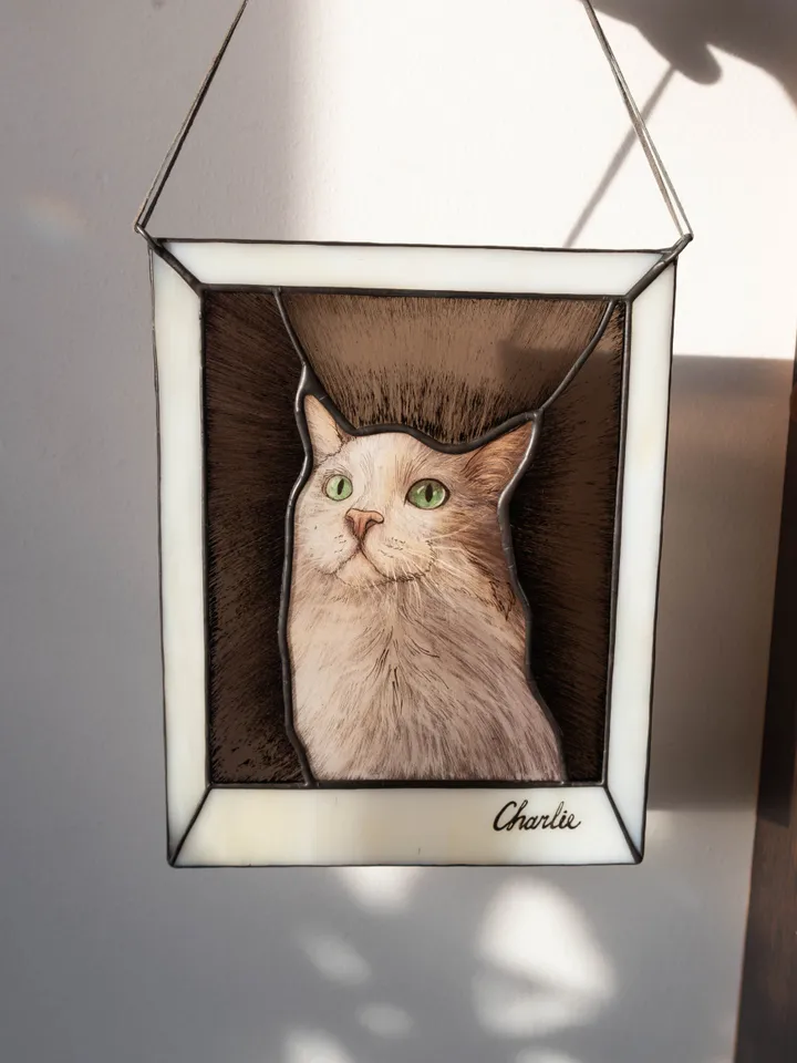 MADE TO ORDER, Stained glass pet portrait