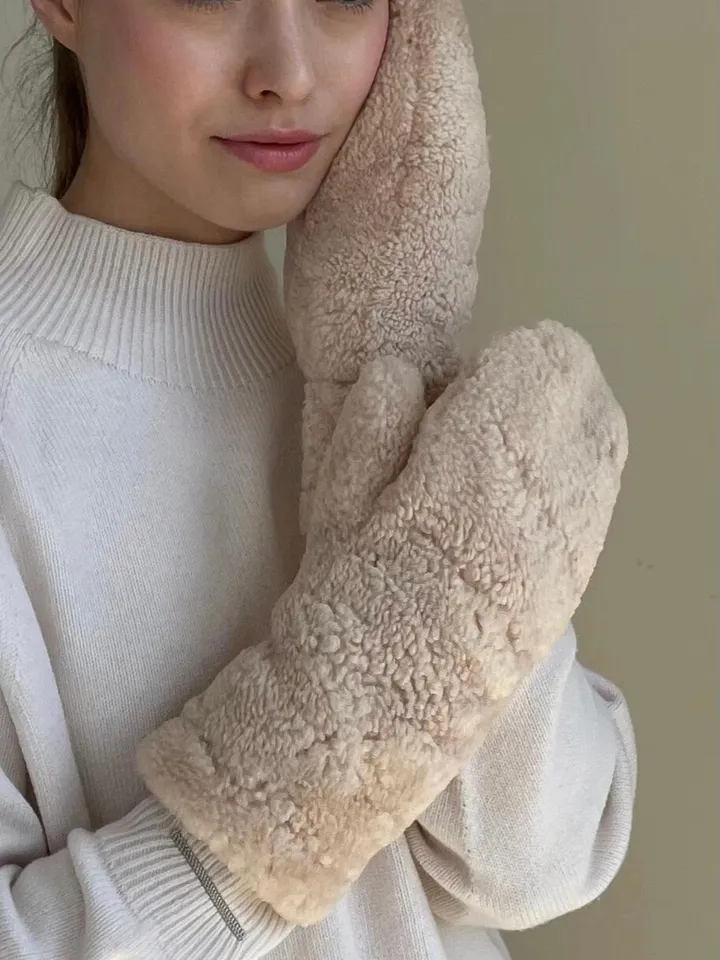 Genuine shearling mittens cream beige colour/ real fur mittens /women cold weather designer gloves / warm cosy mittens/ winter wear