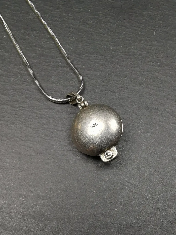 Gandhanra Handmade Antique Silver Gau Ghau Shrine, Flower Pattern Gau Box, Mini Tibetan Buddhist Altar Amulet Necklace