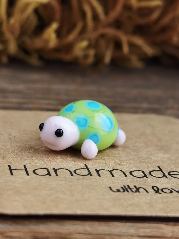 Tiny turtle miniature, glass turtle figurine, turtle sculpture , small terrarium animal for dollhouse decoration