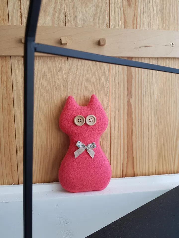 Pink plush cat sewing pattern PDF, digital tutorial in English, stuffed animal diy