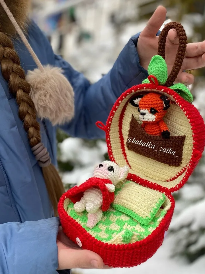 PDF Crochet Pattern Foxes in Apple, Amigurumi baby fox pattern, Crochet Bag, Cute fox, Animal pattern, Amigurumi animal, Crochet animal