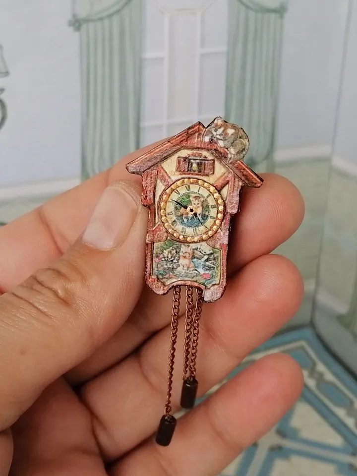 Dollhouse clock. Scale 1:12