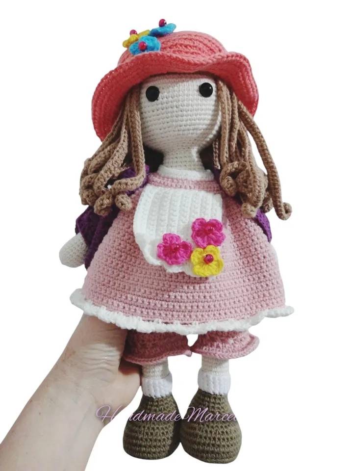 Martine Articulated Crochet Doll – 33 cm Handmade Amigurumi – Sewn Dress & Removable Hat – Cotton Yarn – Collectible Gift – Peru