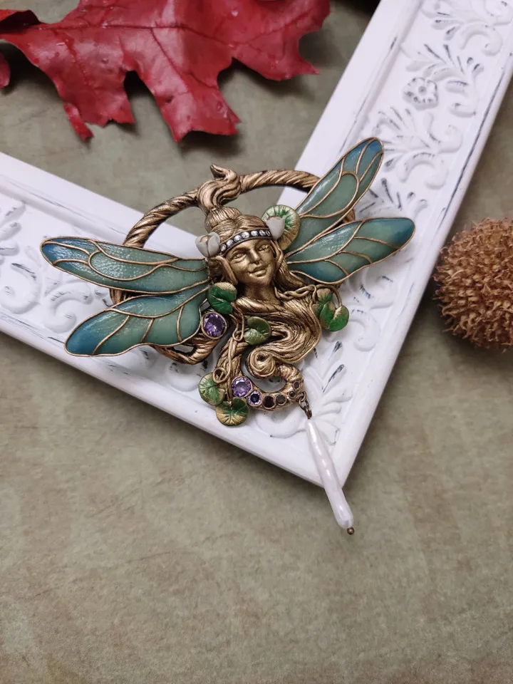 Dragonfly brooch,dragonfly pin,Insect brooch,Dragonfly charm,Dragonfly jewelry
