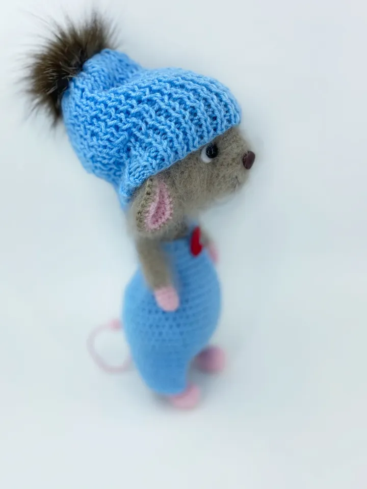 Crochet mouse