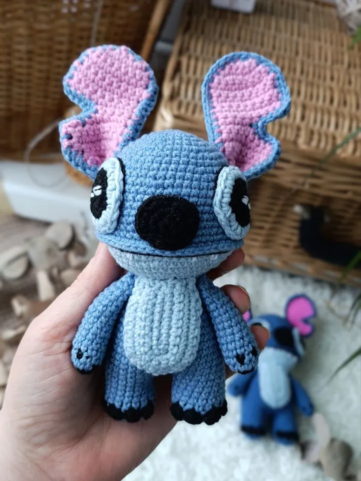 Amigurumi Stitch crochet pattern. Amigurumi PDF pattern blue alien.