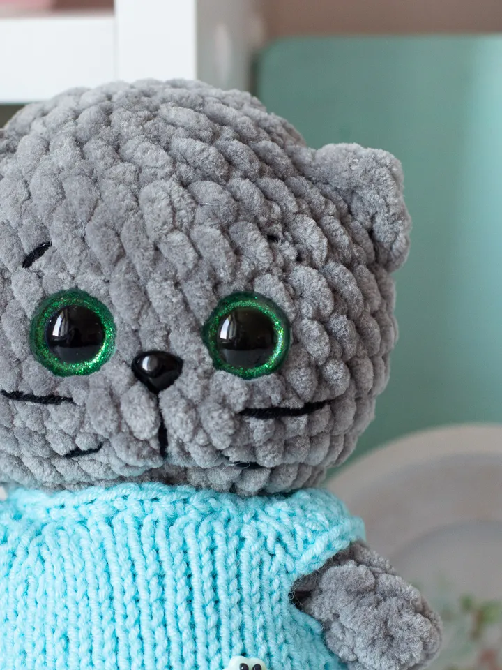Soft toy Basik crochet cats made of plush yarn 17cm