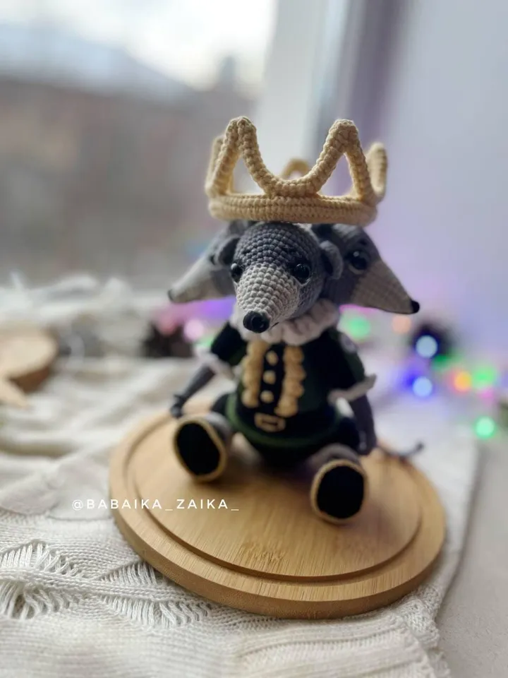 PDF Crochet Pattern Mouse King, Amigurumi Mouse, Christmas ornaments, Christmas Decor, Amigurumi Christmas, Rat Pattern