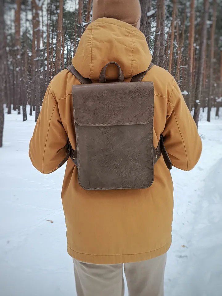 PDF Urban leather backpack pattern - leather backpack pattern - Download PDF & video TUTORIAL. Punch pitch 4 mm.