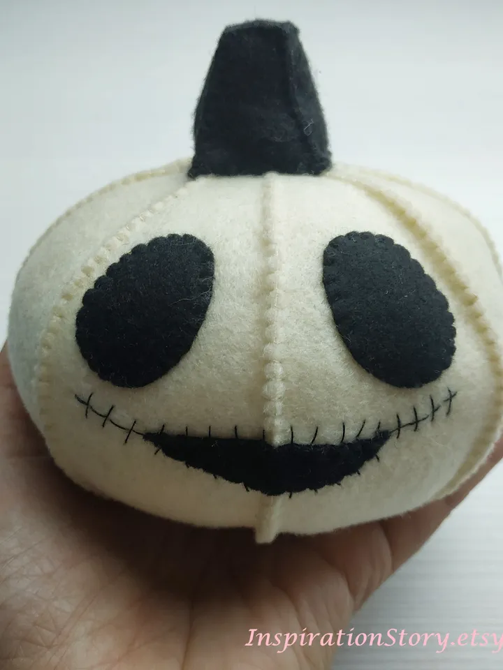 Halloween pumpkin pattern, felt pattern, plush pumpkin PDF pattern, Halloween stuffed pumpkin ornament, pumpkin toys, Halloween pumpkin home décor, Halloween gift