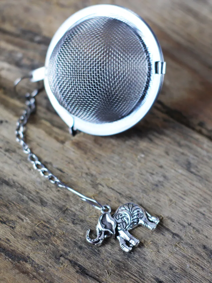 Tea strainer Elephant pendant, Tea infuser with elephant charm, Tea Steeper for Loose leaf tea gift for elephants lover