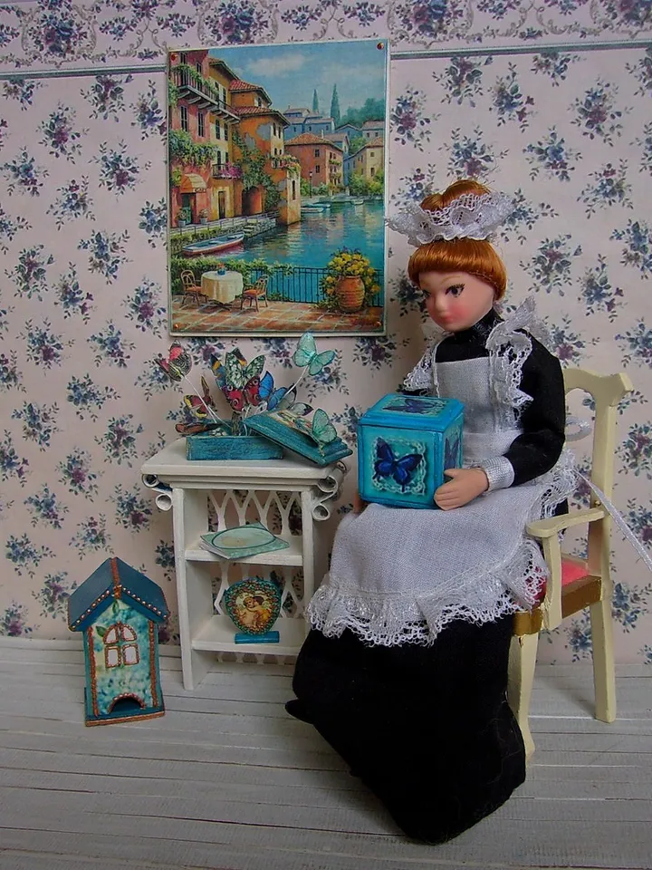 Doll furniture and accessories in scale 1:12.1:12 scale.