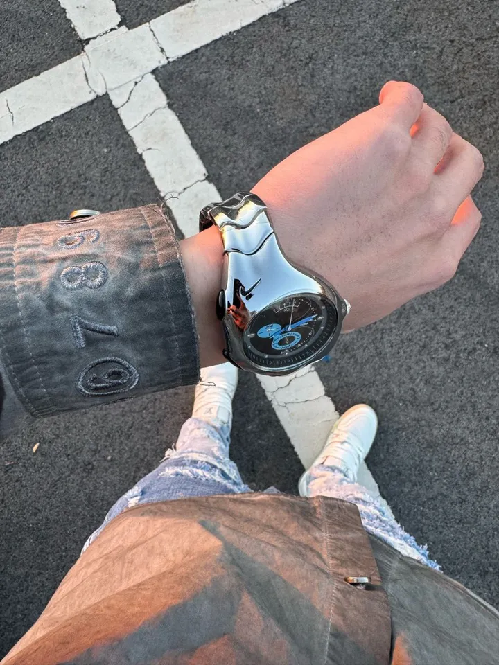 Nike Triax is a sports watch with an iconic design and a comfortable fit