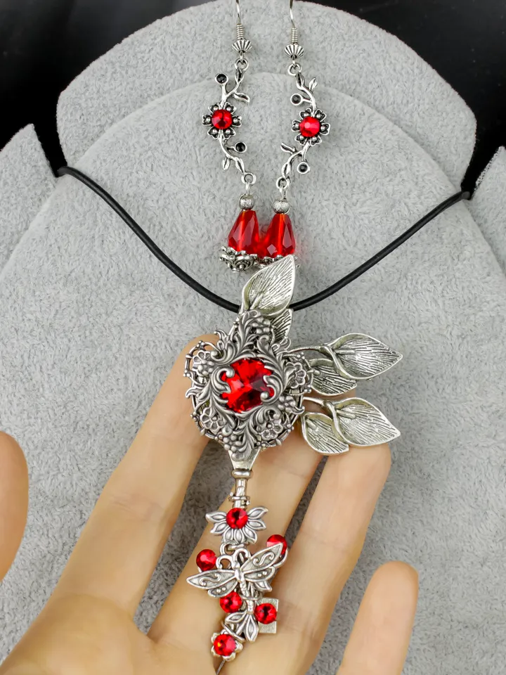 Red Swarovski Gothic Jewelry Set - Vintage Fantasy Necklace & Earrings
