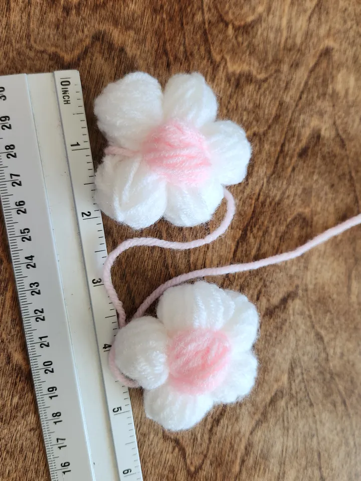 No Knit/Crochet Daisy Flowers - DIY Spring Decor & Accessories