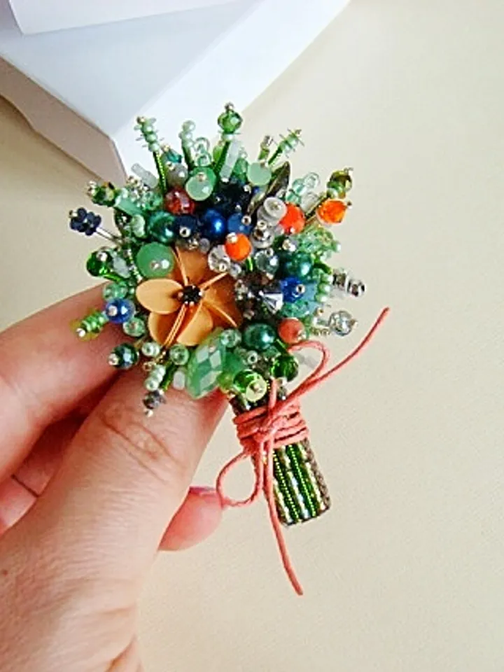 Brooch Bouquet, beaded brooch, flower embroidered, gift ideas