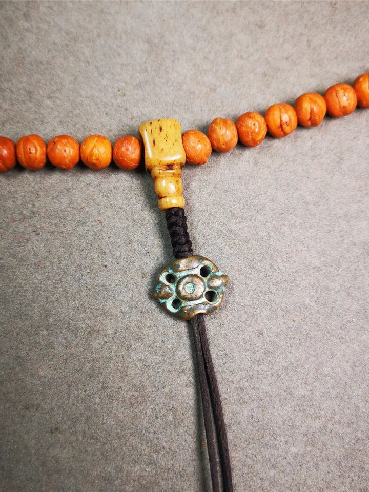 Gandhanra Old Tibetan Amulet,Vajra Pendant for Mala,Bag Hanging,Prayer Bead Accessories,0.67" × 0.55"
