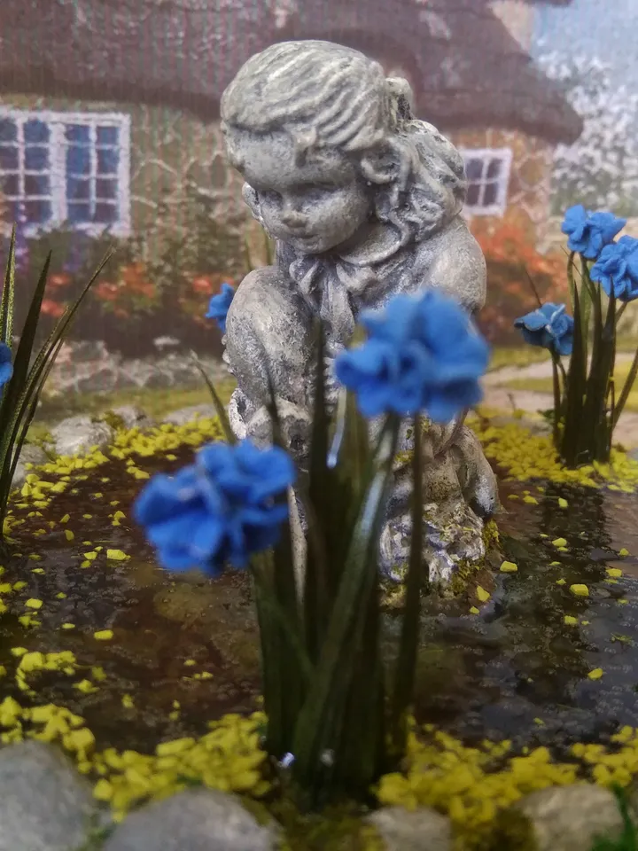 Pond for a doll's garden. 1:12. Handmade pond. Pond with irises and a statue in the middle.