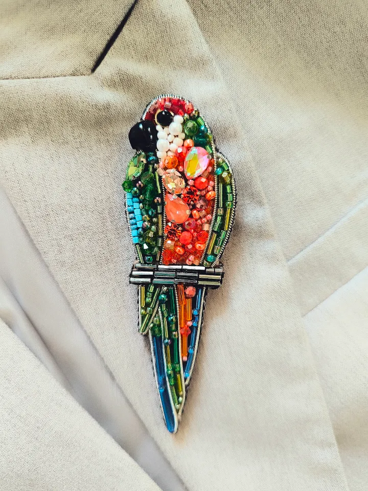 Brooch Parrot, beaded brooch, embroidered brooch, handmade design, custom brooch, green bird