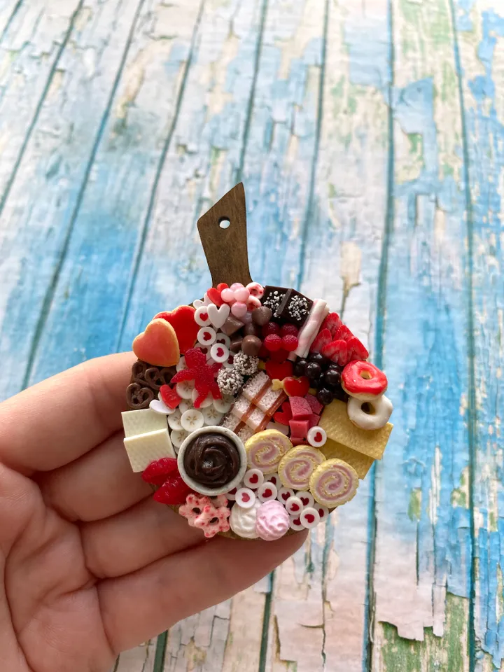 Magnet Miniature Valentine Charcuterie Board with Polymer clay Souvenir