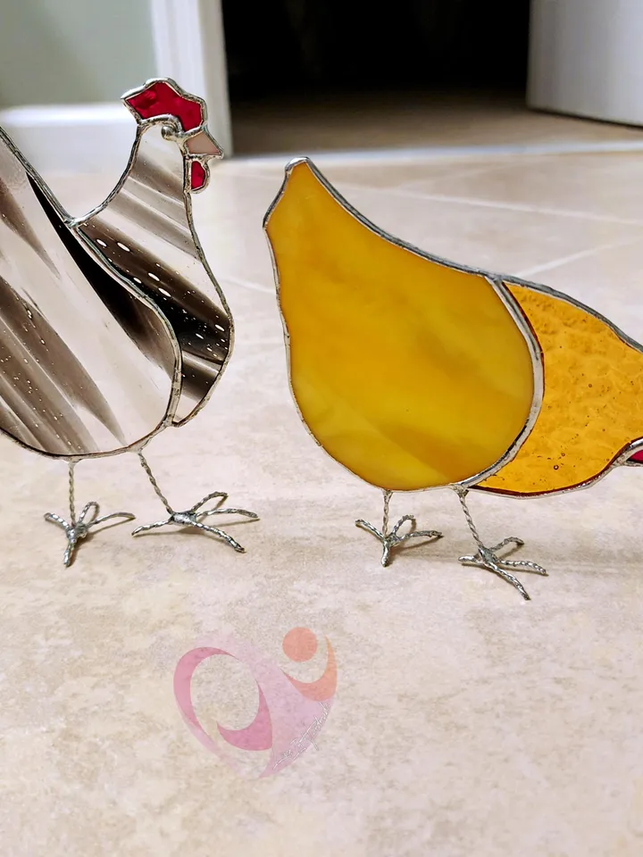 Stained Glass Chicken Suncatcher Farmhouse Hen Decor Perfect Gift for Chicken Lovers Glass Pecking Chicken Hen