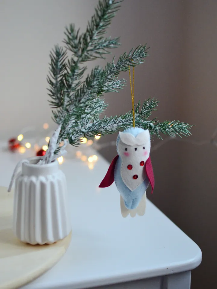 Felt Owl Ornament hand sewing for Baby room decoration, DIY baby mobile or Christmas ornament