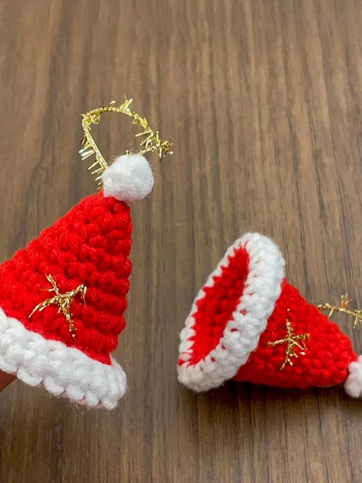Crochet Santa Hat Pattern, Adorable Christmas Ornament Design for Beginners, Instant Download for Christmas Crochet PDF pattern