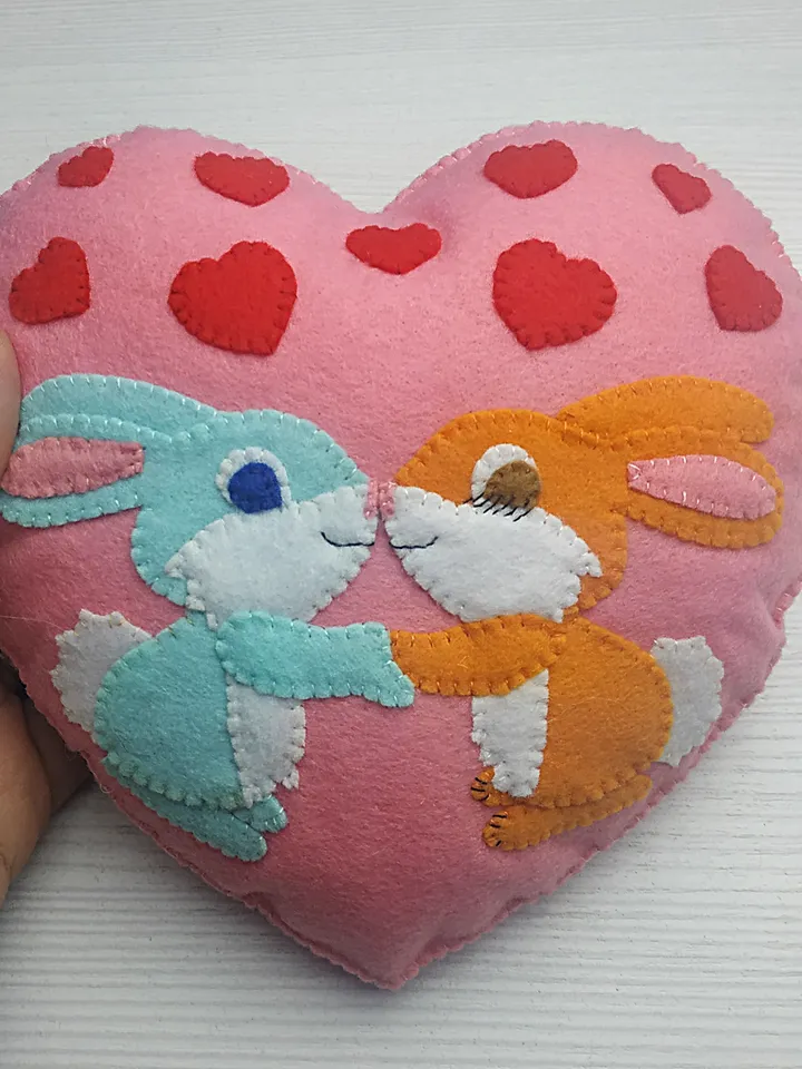 Valentines day gift, felt toy, Gift for her, Gift for him, Valentine heart toy, Valentine day decor, Valentines felt toy, Valentine gift, Gift for her, Gift for him