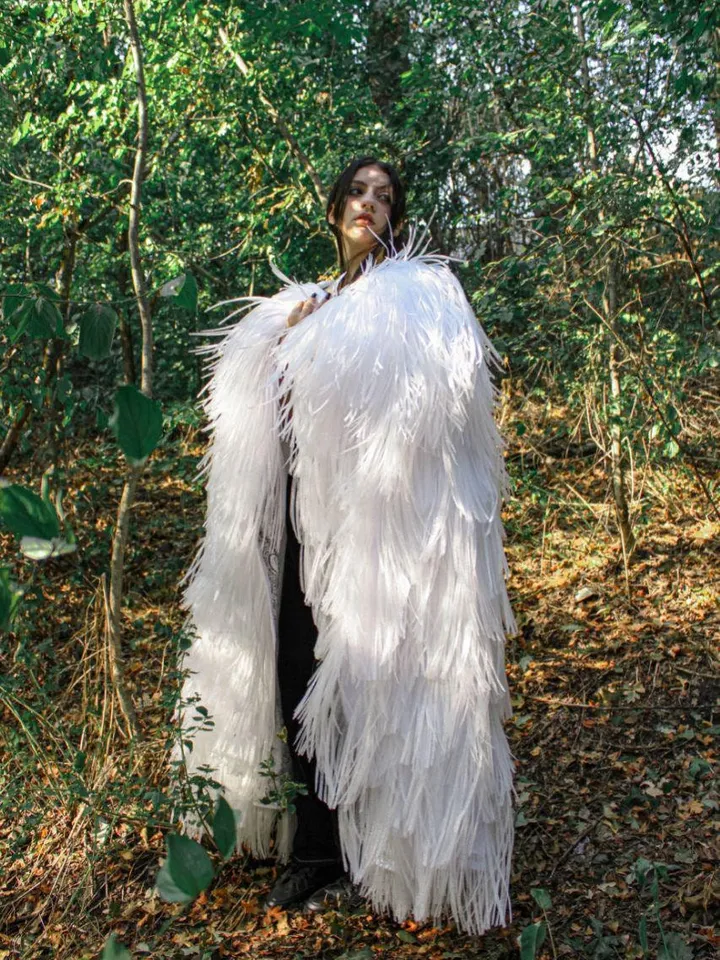 white feather cape, feather coat, imitation ostrich feathers, beautiful cape for photo shoot, feather coat for wedding, cape for party