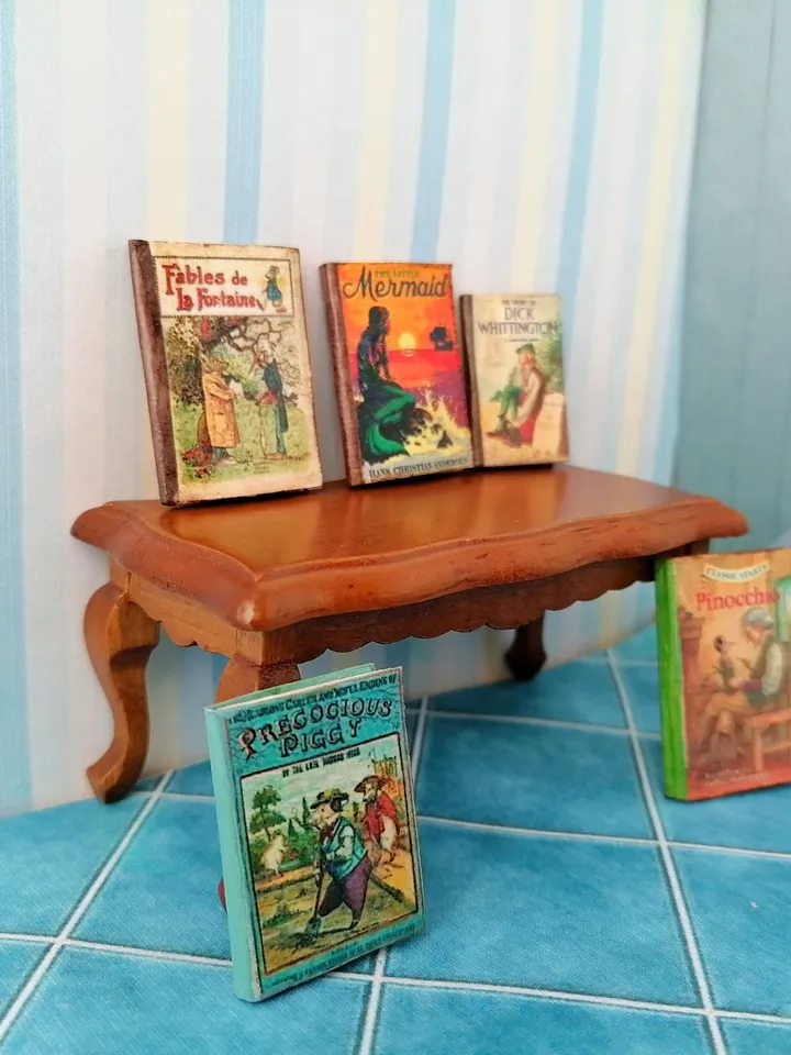 Dollhouse book set in 1:12 scale. Handmade.