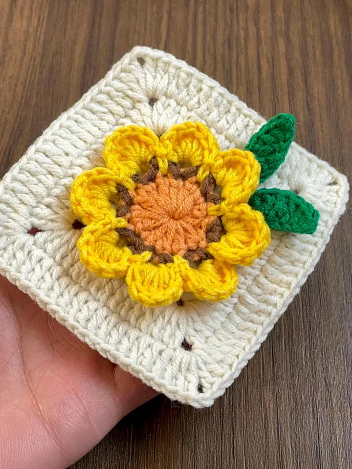 Sunflower Granny Square Crochet Pattern PDF, 3D Floral Afghan Block, DIY Blanket Motif, Handmade Crochet Square, Instant Download Pattern