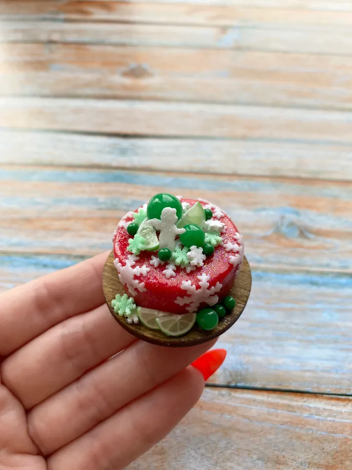 Miniature Realistic Christmas Cake DollHouse Decor