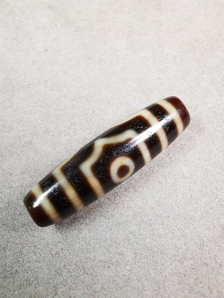 Gandhanra Tibetan 3 Eyed Dzi Bead,Tibetan Chung,Wealth Amulet,Small Size 40*11 mm