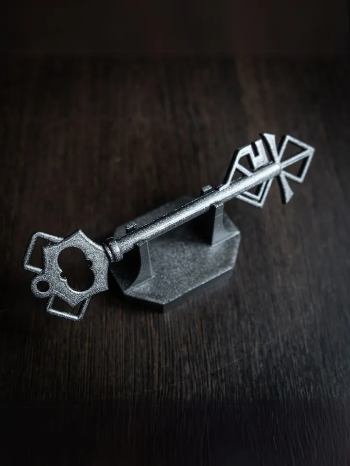 Old Key Replica – Clair Obscur: Expedition 33