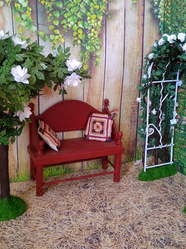 Bench for a doll's garden, park or veranda.1:12 scale.
