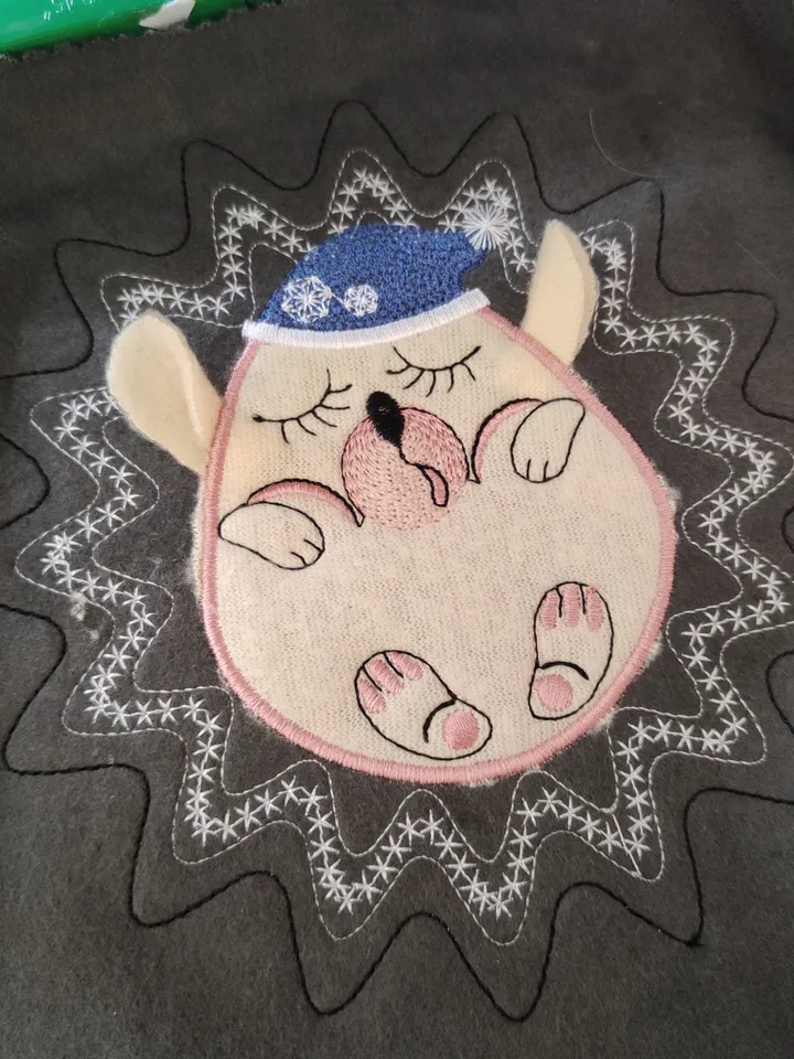 machine embroidery design Winter Hedgehog. ITH Project