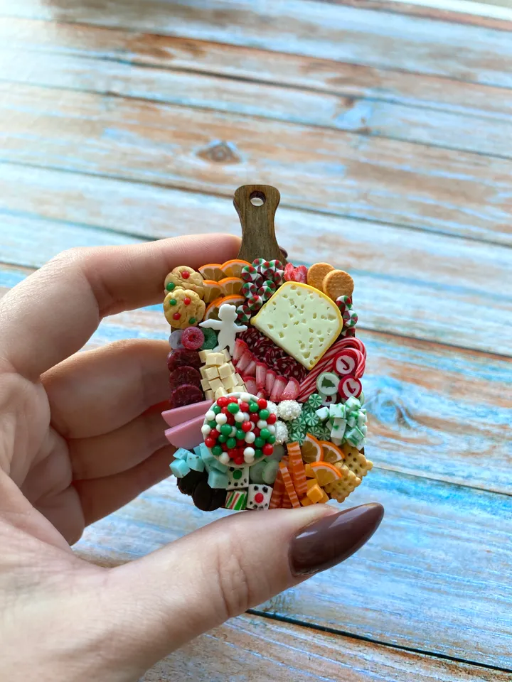 Magnet Miniature Christmas Charcuterie Board with Polymer clay Souvenir