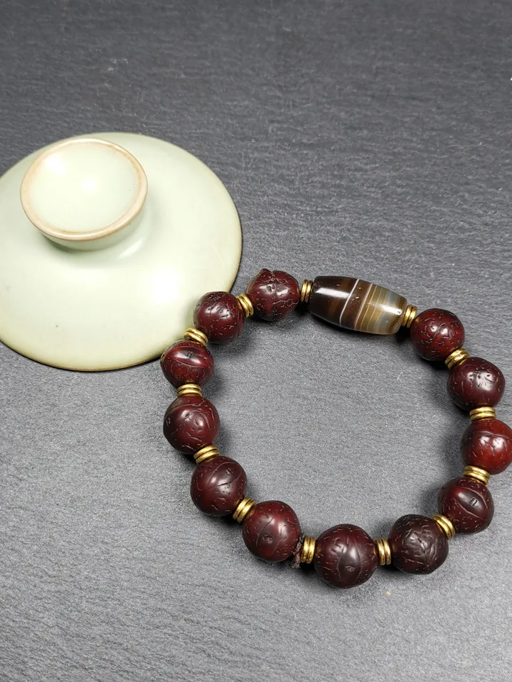 Gandhanra Antique Tibetan Striped Agate Bead Wrist Mala, Bodhi Seed Beads Bracelet,Diameter 2.5 inches