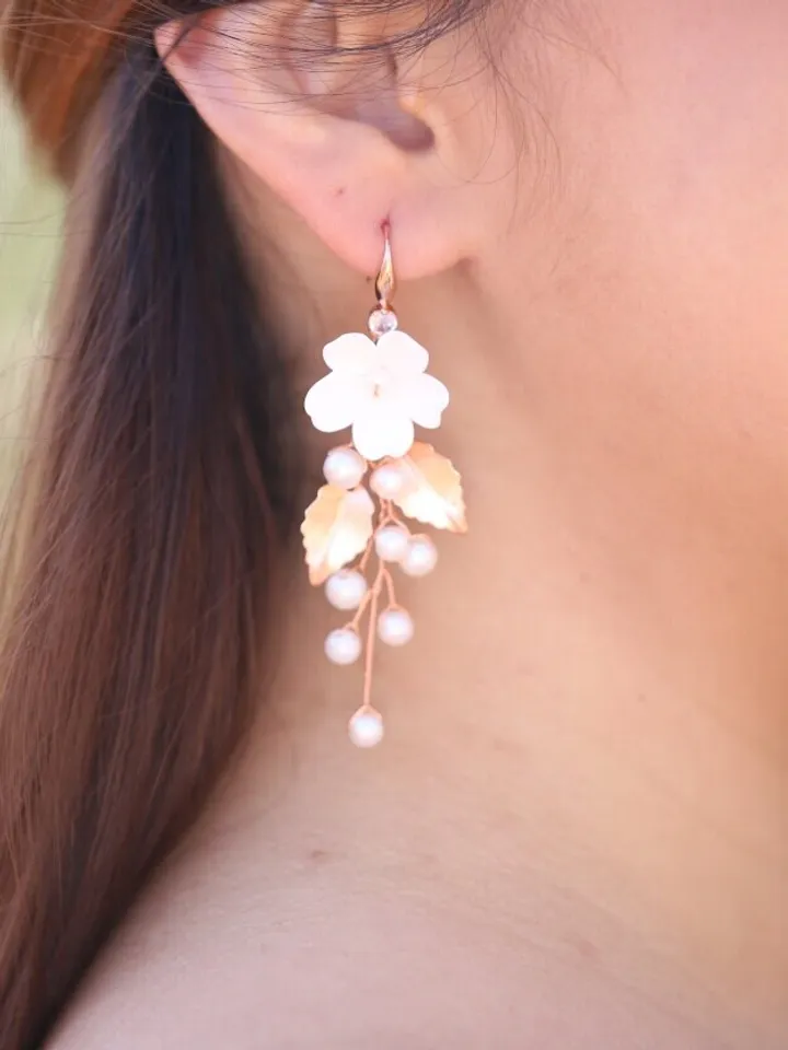 Boho Wedding Earrings, Rose Gold Flowers Wedding Earrings, Leaf Chandelier Bridal Earrings, Floral Jewelry, Pearl Statement Wedding Jewelry