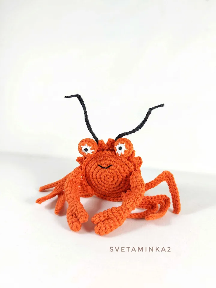 Crochet Crab Pattern Amigurumi Stuffed Toy. Digital Download. PDF.