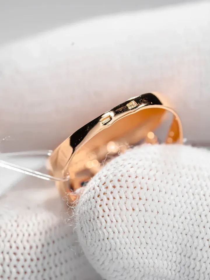 Ring Silver gold plated 925 assay value with cubic zirconia corundum ruby