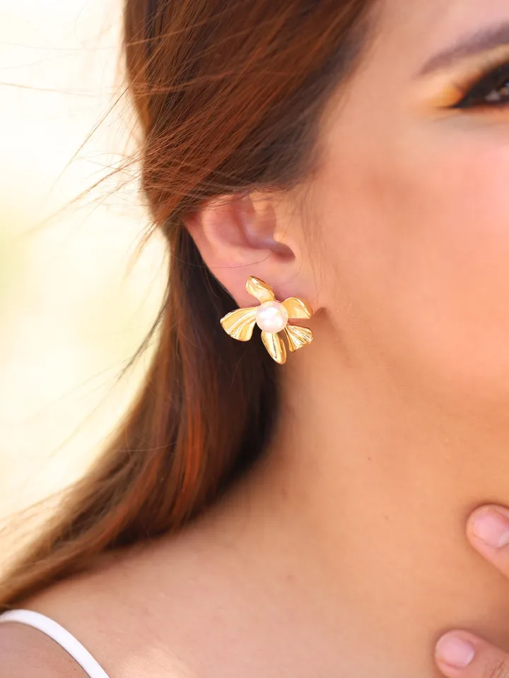 Art Deco Flower Wedding Earrings, Boho Bridal Earrings, Pearl Chandelier Statement Earrings, Floral Statement Bridal Jewelry Bridesmaid Gift