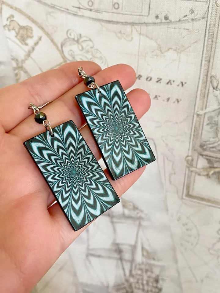 Handmade earrings. Optical illusion. Individual design.