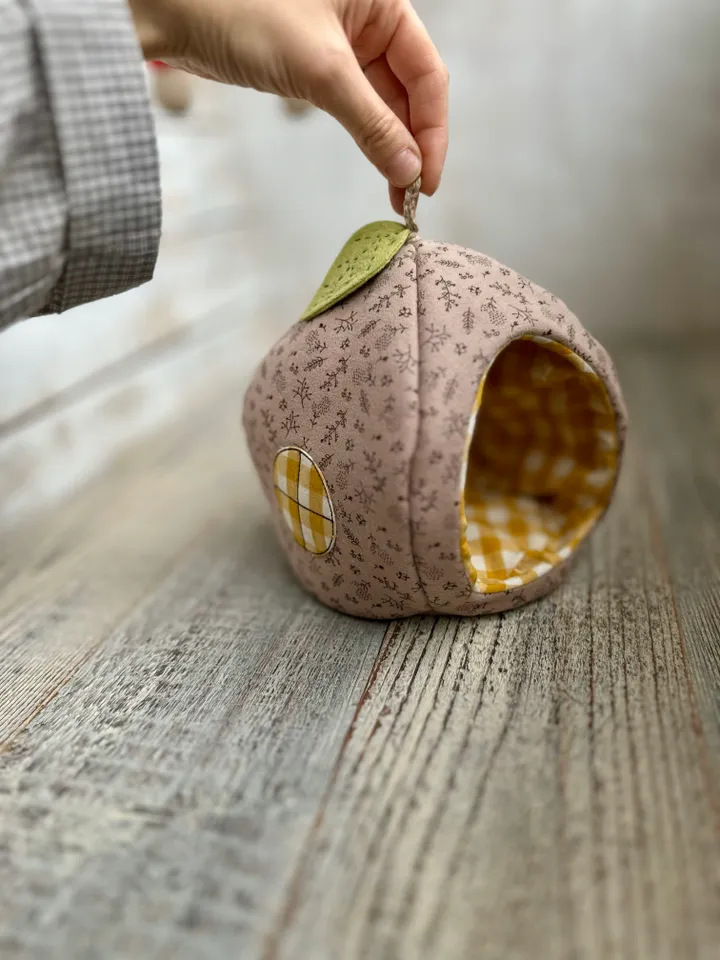 18 cm Burrow House SEWING PATTERN